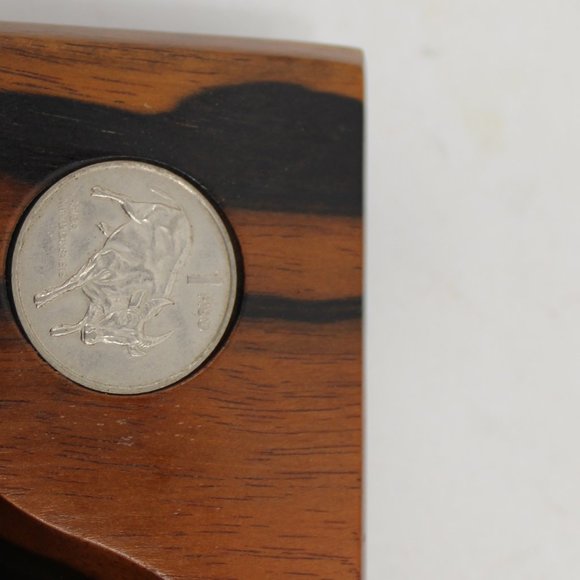 Vintage Wood Ashtray 1 Piso Coin w/Bull Embedded - Picture 3 of 5